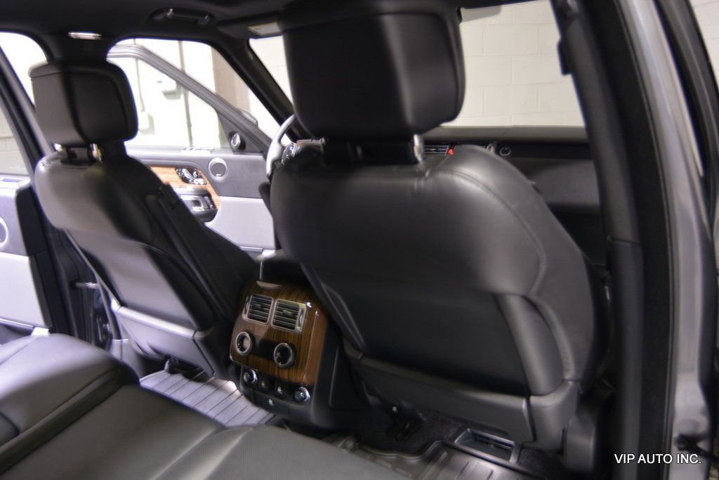 Used 2018 Land Rover Range Rover HSE image 17