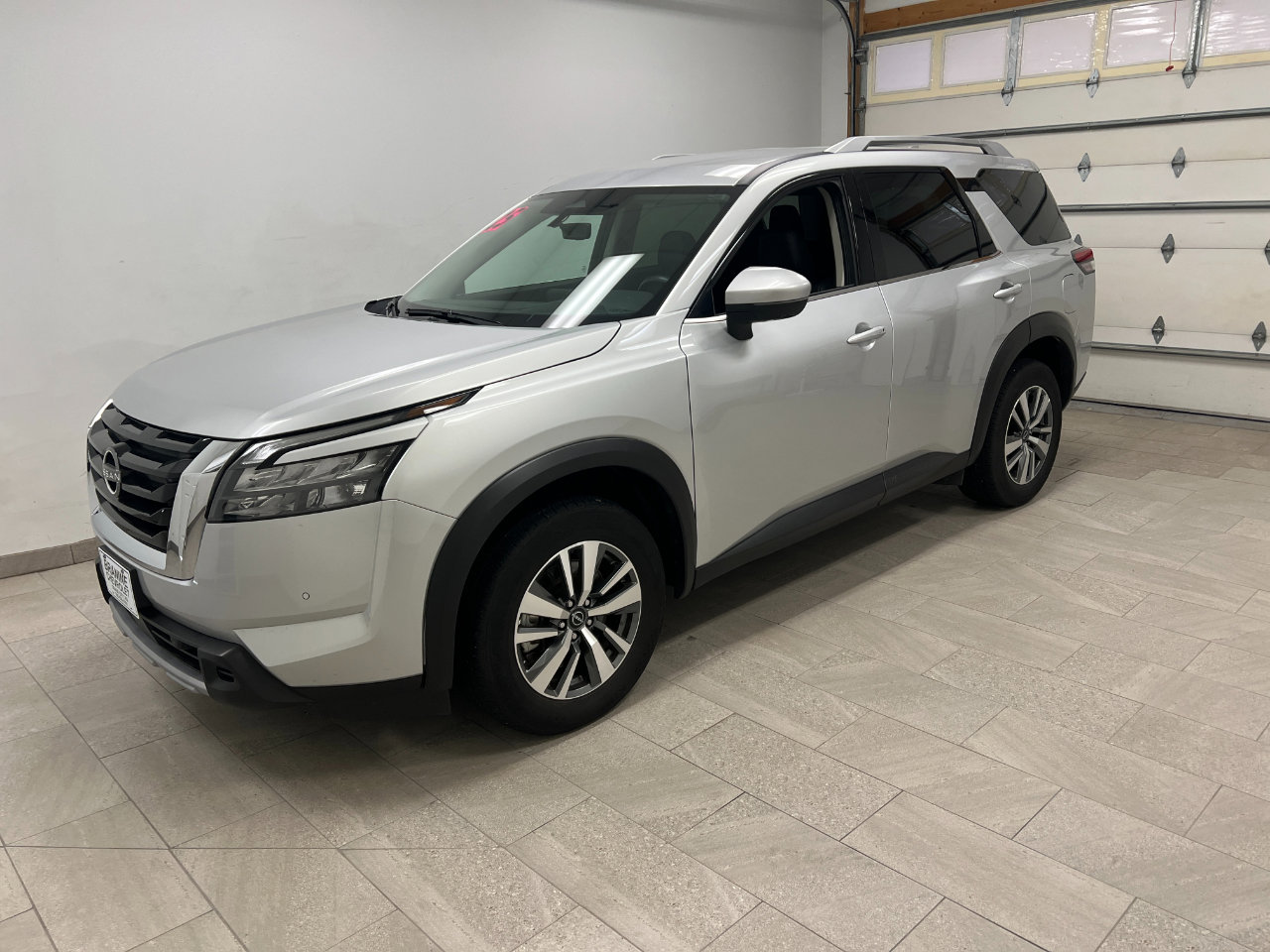 Used 2025 Nissan Pathfinder SL image 7