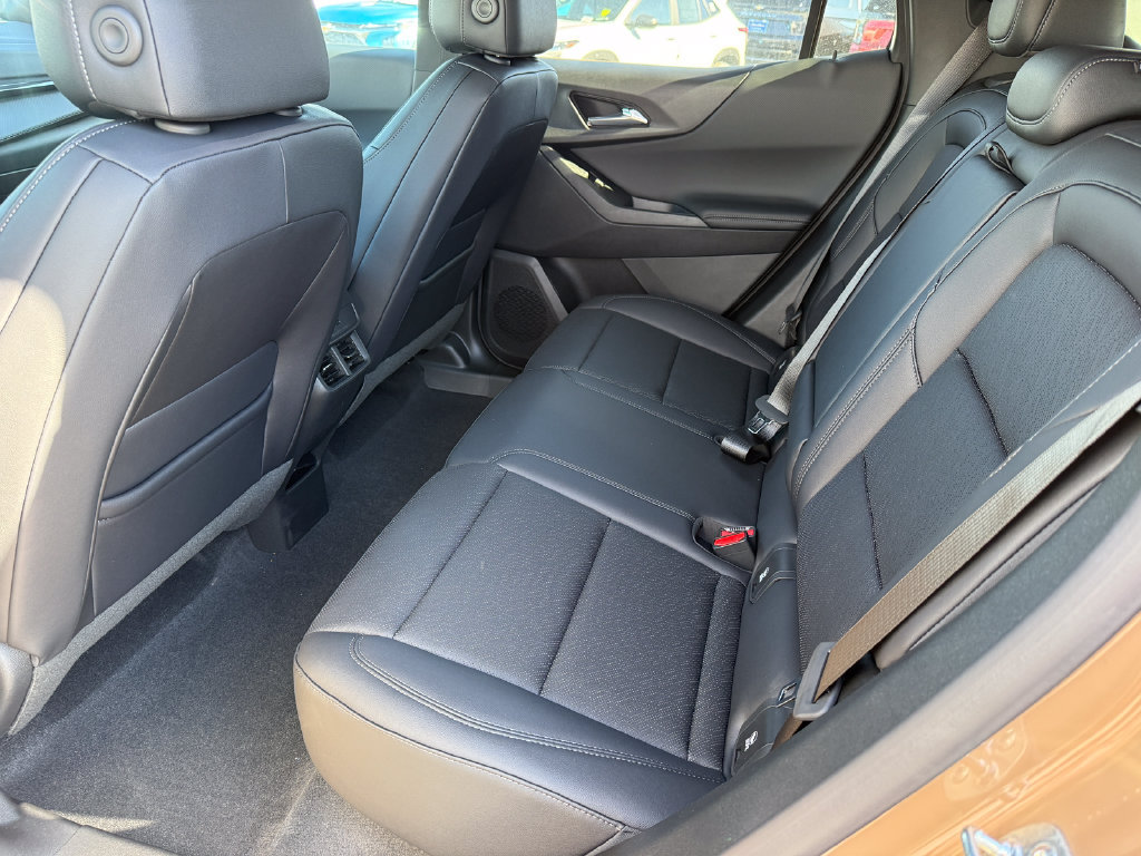 New 2027 Chevrolet Equinox LT w/ Convenience Package II FWD image 10