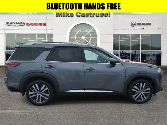 Used 2022 Nissan Pathfinder Platinum w/ Cargo Package image 3