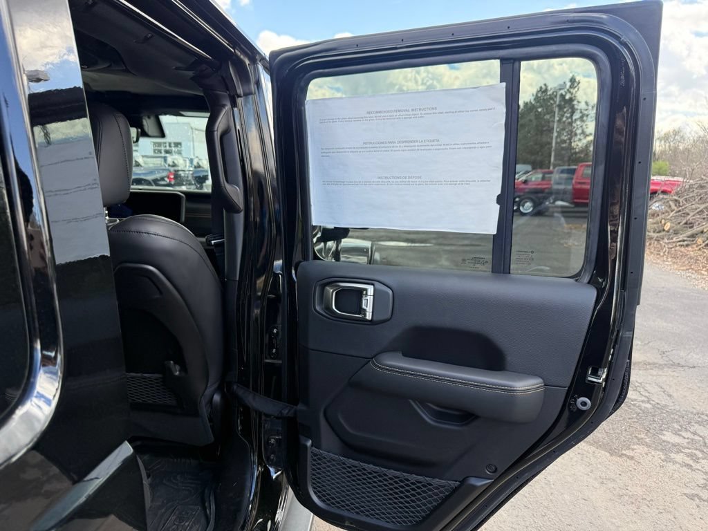 Used 2025 Jeep Wrangler Unlimited Rubicon 392 AWD/4WD image 54