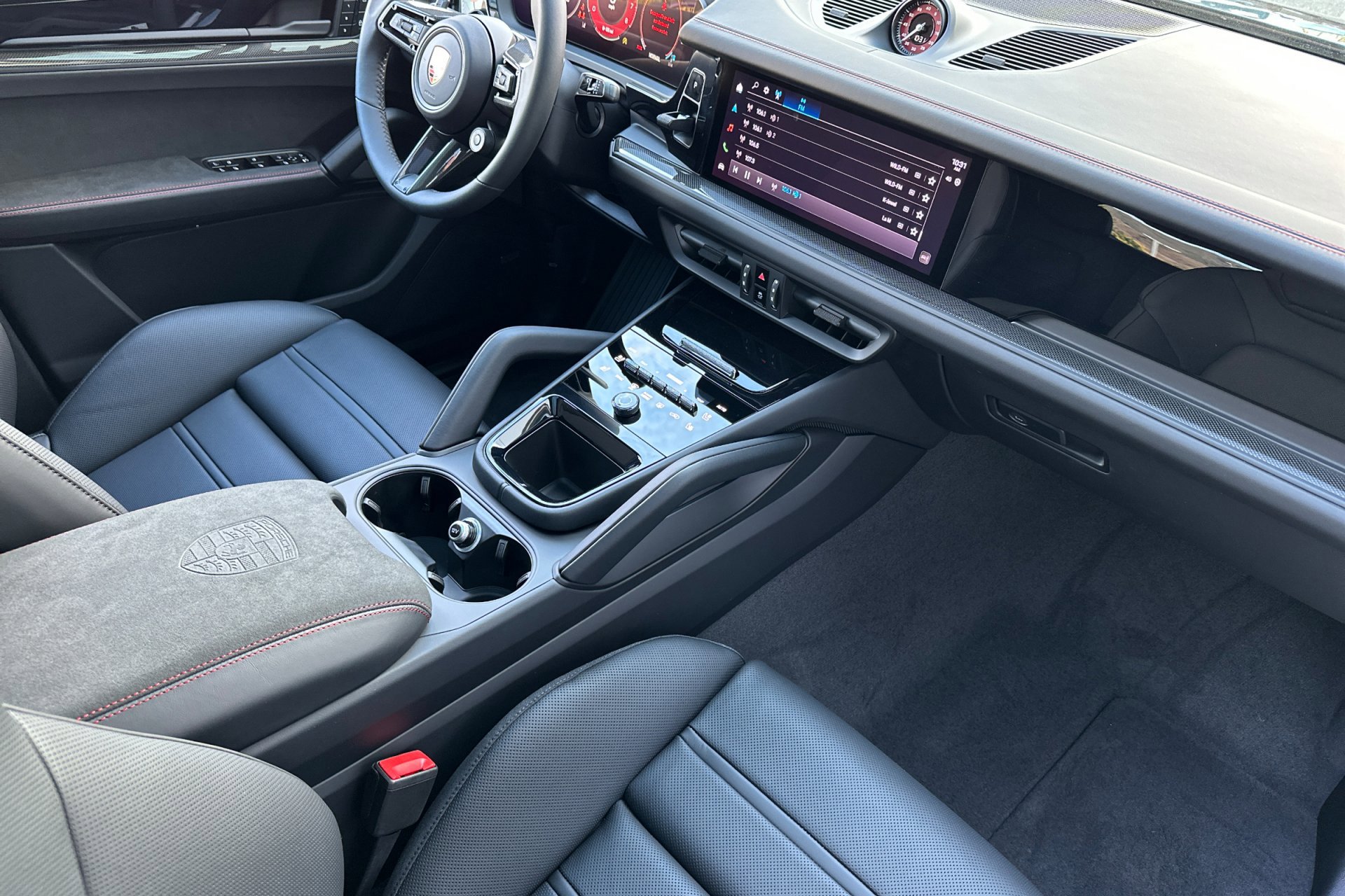 New 2026 Porsche Cayenne GTS image 18