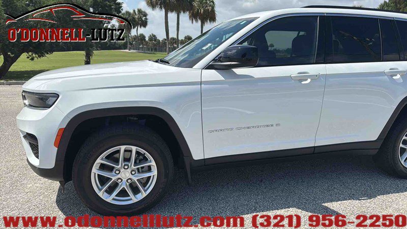 Used 2024 Jeep Grand Cherokee Laredo X w/ Luxury Tech Group I AWD/4WD image 4