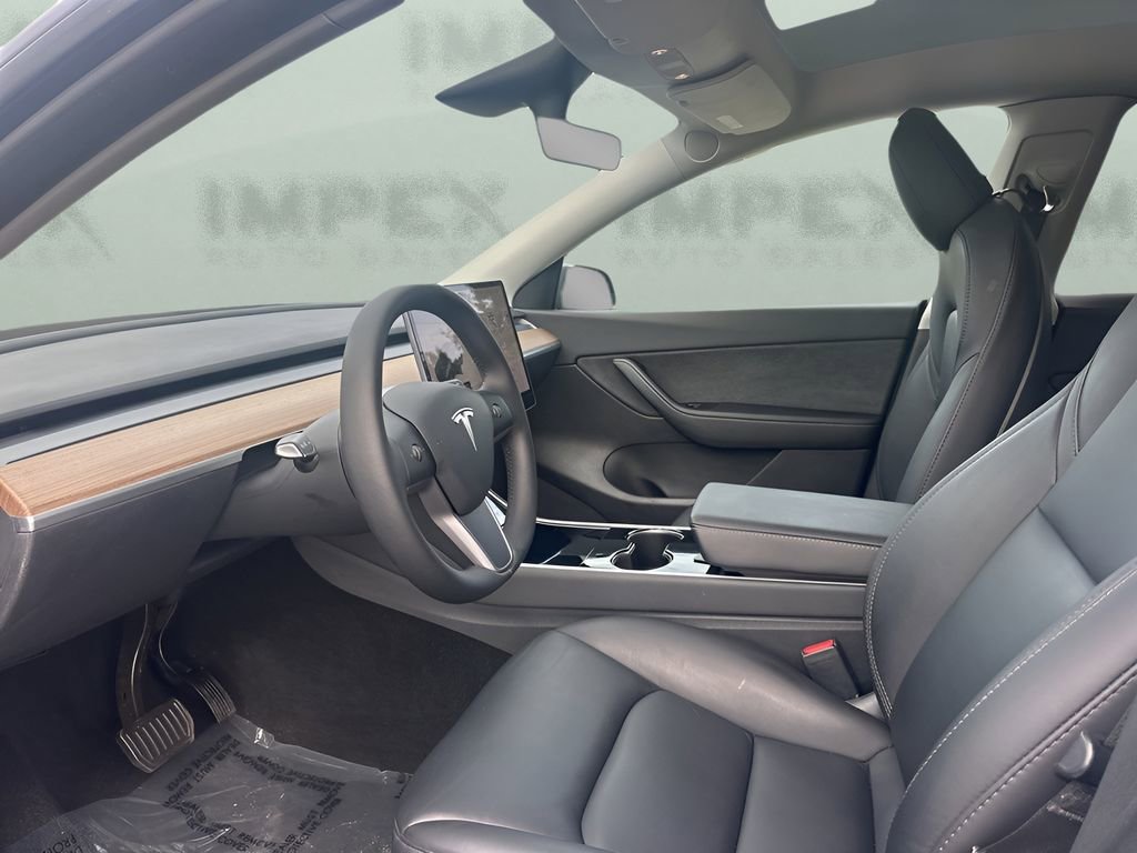 Used 2021 Tesla Model Y Long Range image 9