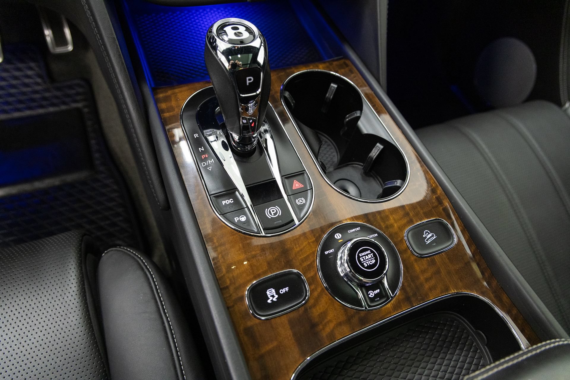 Used 2018 Bentley Bentayga AWD/4WD image 20