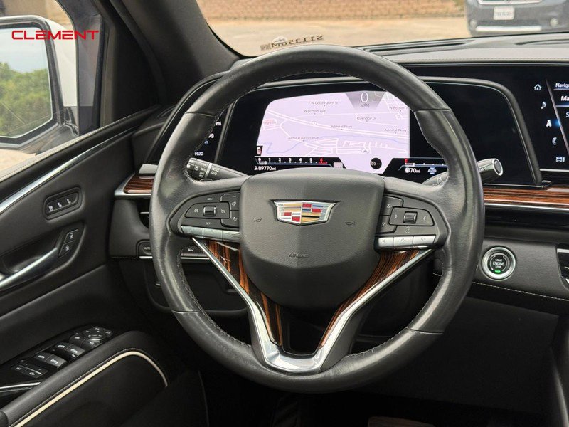 Used 2021 Cadillac Escalade Premium Luxury AWD/4WD image 13