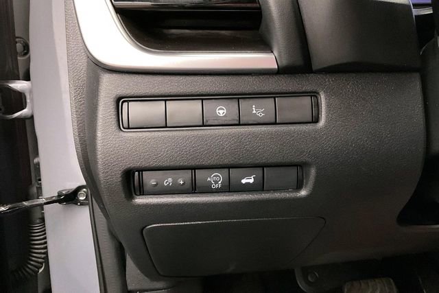 Used 2023 Nissan Rogue Platinum w/ Platinum Premium Package AWD/4WD image 40