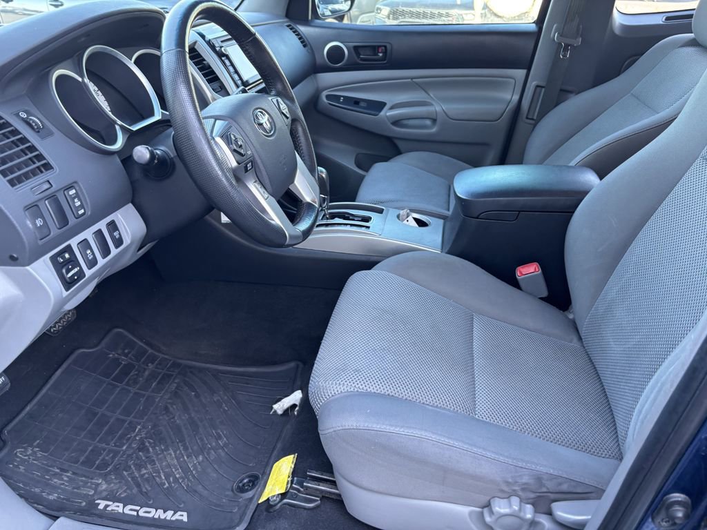 Used 2015 Toyota Tacoma 4x4 Access Cab V6 w/ TRD Sport Package image 12