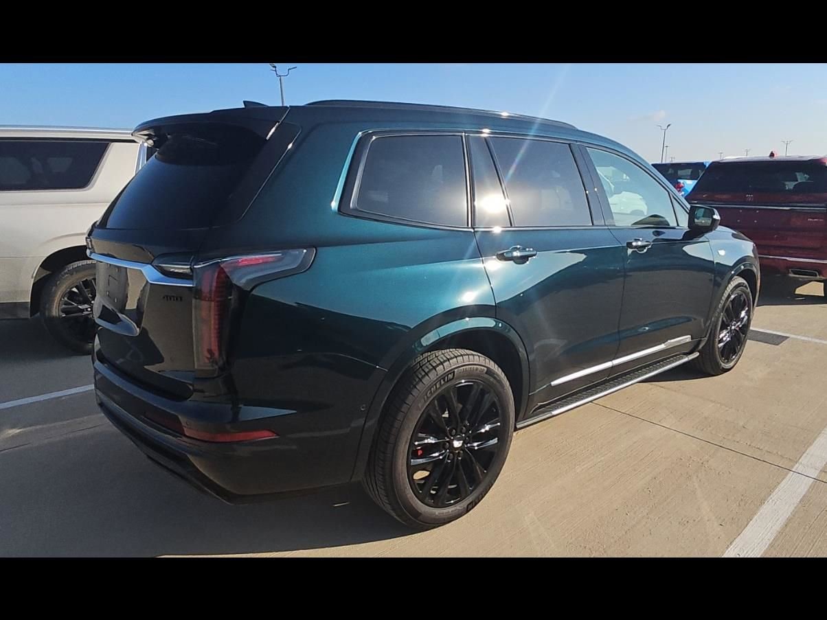 Used 2025 Cadillac XT6 Sport w/ Platinum Package image 5