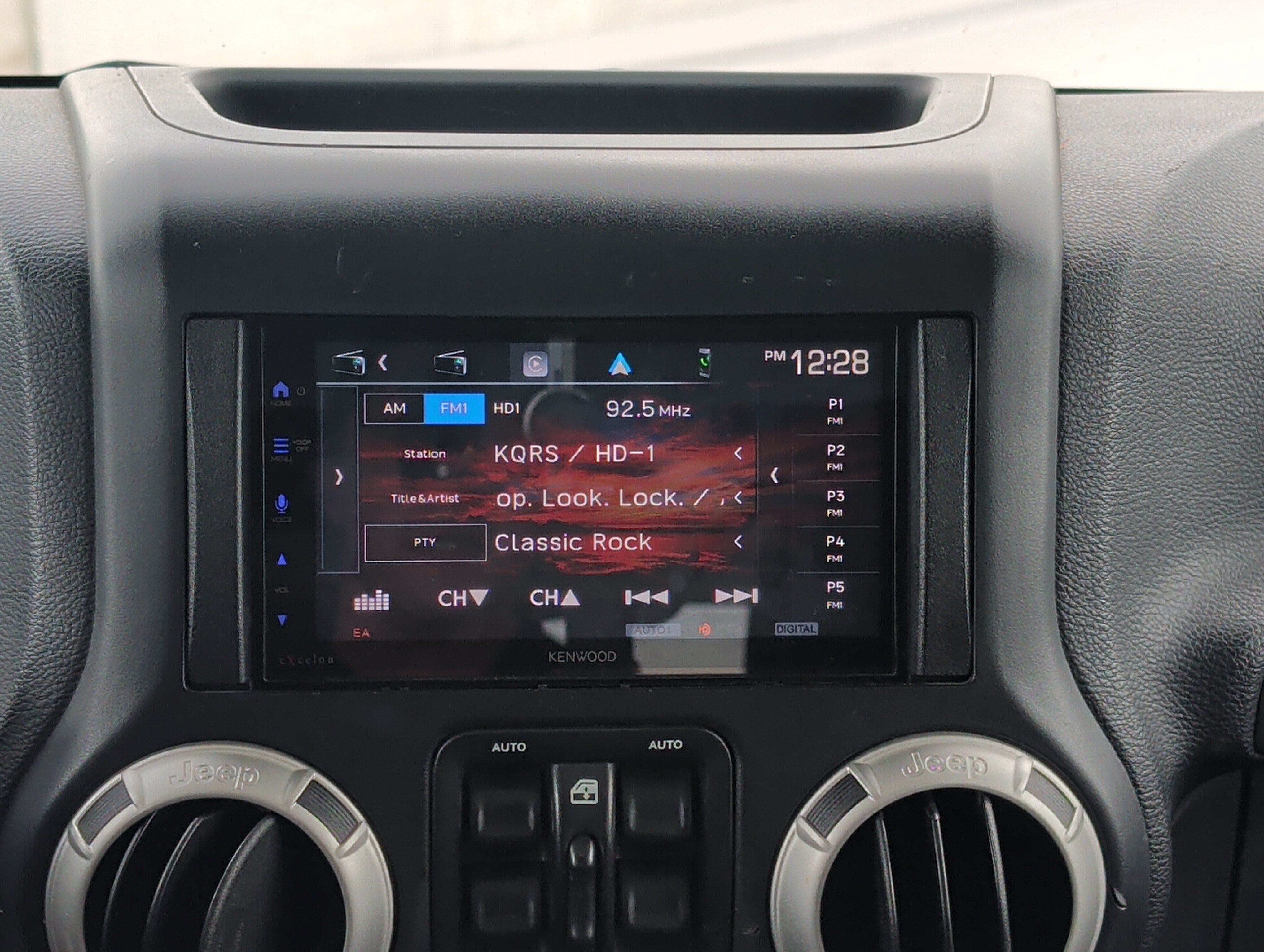 Used 2018 Jeep Wrangler Unlimited Rubicon AWD/4WD image 23