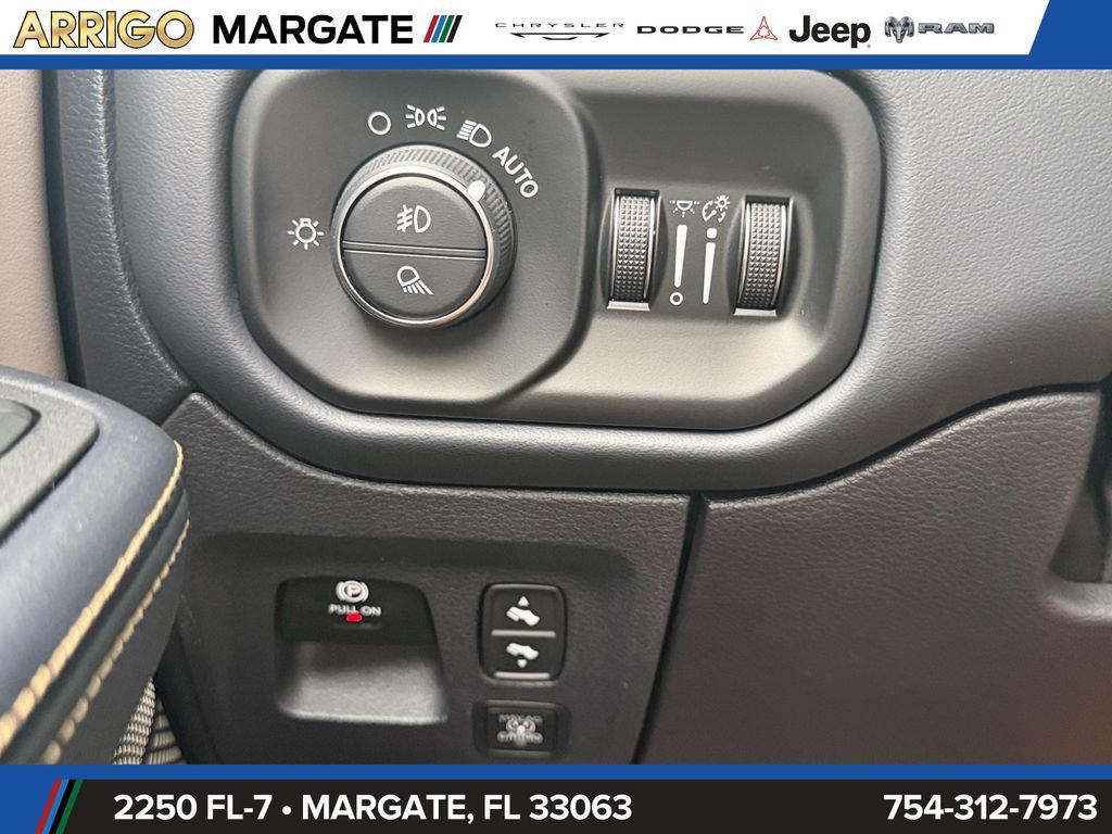 Used 2025 RAM 1500 Tungsten AWD/4WD image 37