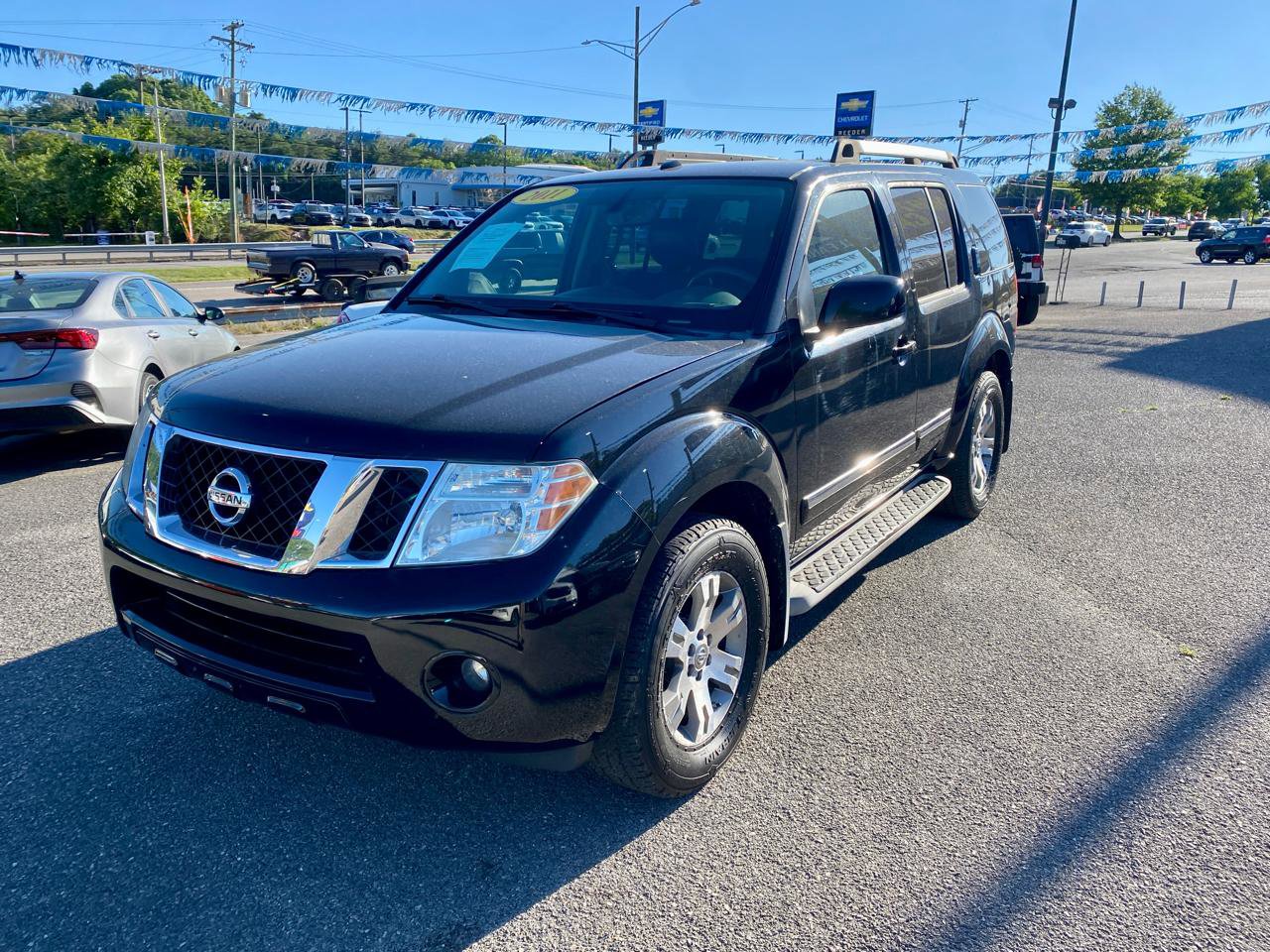 Used 2011 Nissan Pathfinder Silver AWD/4WD image 3