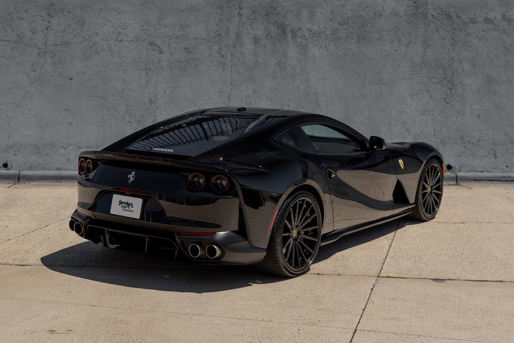 Used 2018 Ferrari 812 Superfast RWD image 7