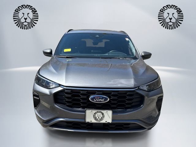 Certified 2024 Ford Escape ST-Line AWD/4WD image 2