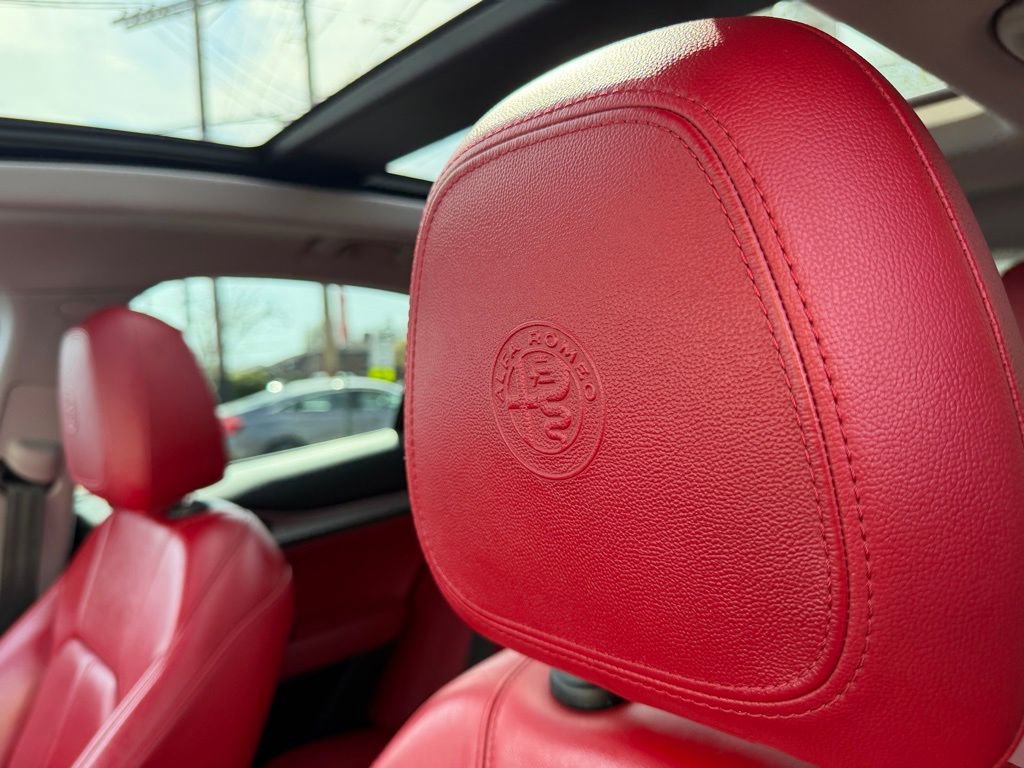 Used 2019 Alfa Romeo Stelvio Sport w/ Quick Order Package 22J Sport AWD/4WD image 13