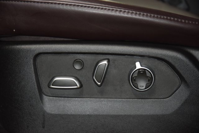 Used 2023 Cadillac Escalade Sport Platinum w/ LPO, ONYX Package image 39