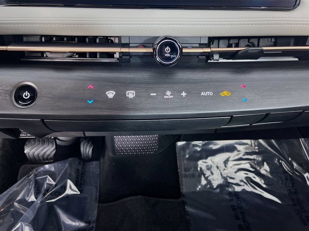 Used 2023 Nissan Ariya AWD image 22