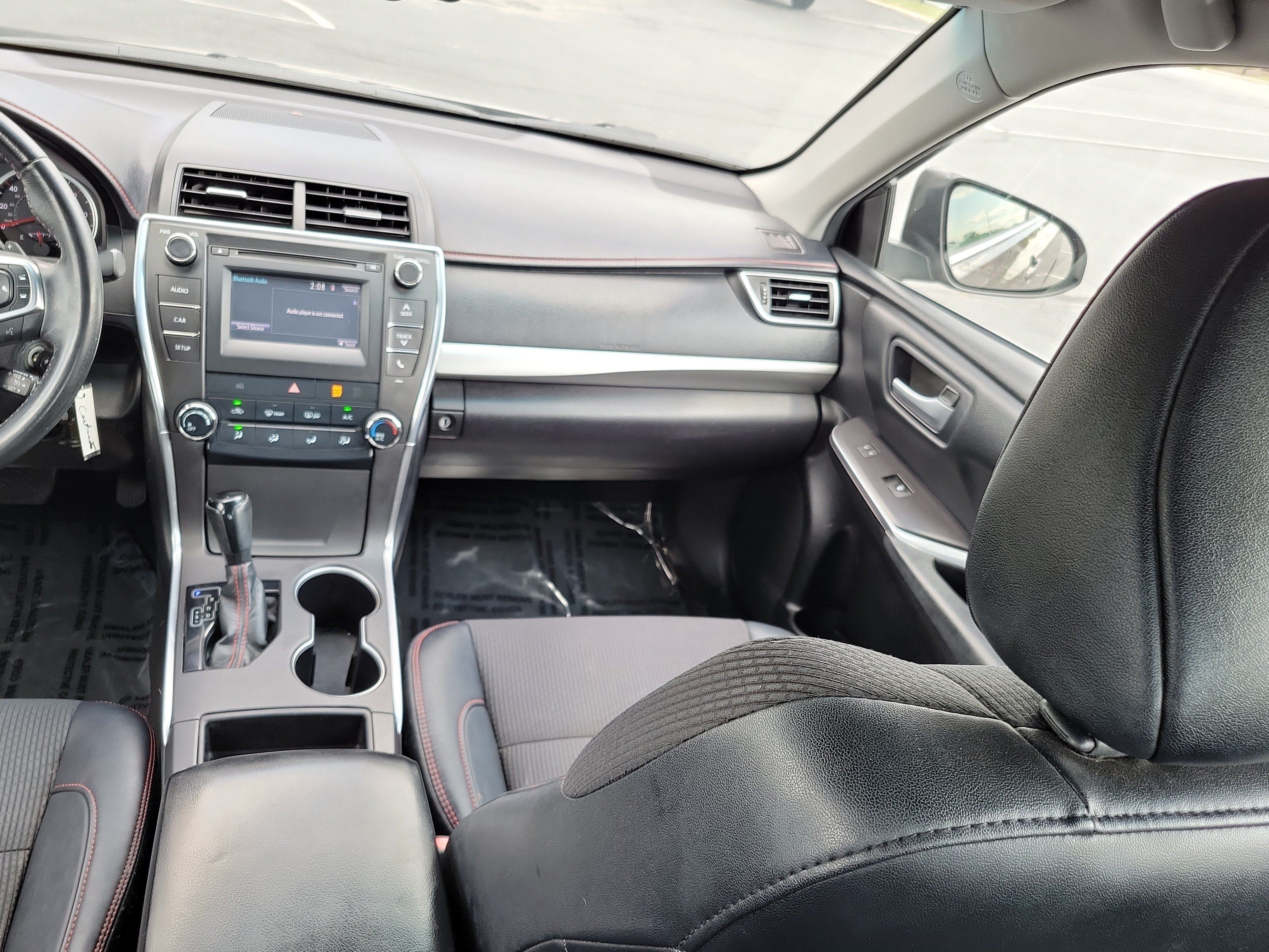 Used 2016 Toyota Camry SE FWD image 15