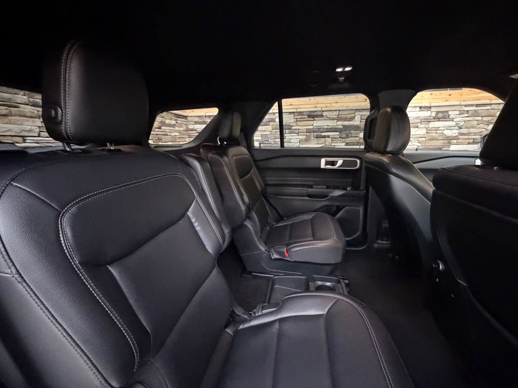 Used 2020 Ford Explorer XLT w/ Equipment Group 202A image 32