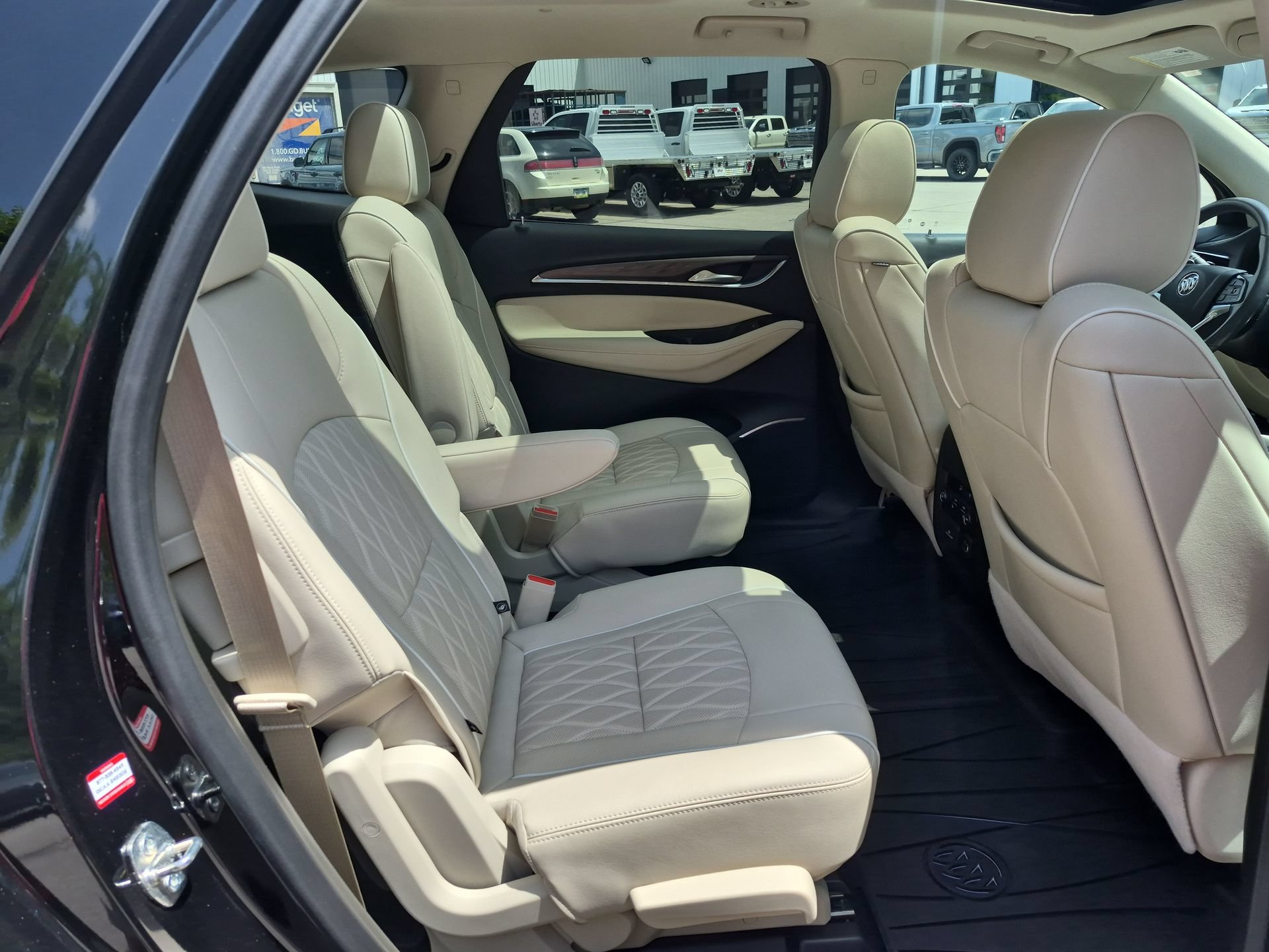 Certified 2022 Buick Enclave Avenir w/ Avenir Technology Package AWD/4WD image 29