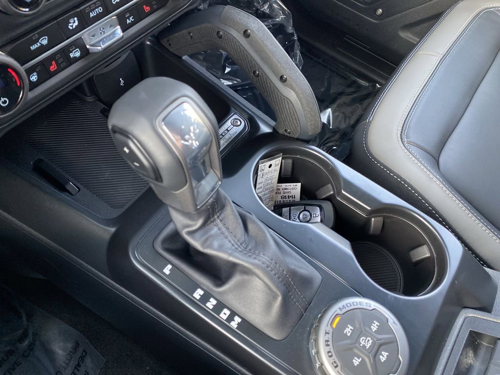 New 2025 Ford Bronco Outer Banks w/ Sasquatch Package image 26