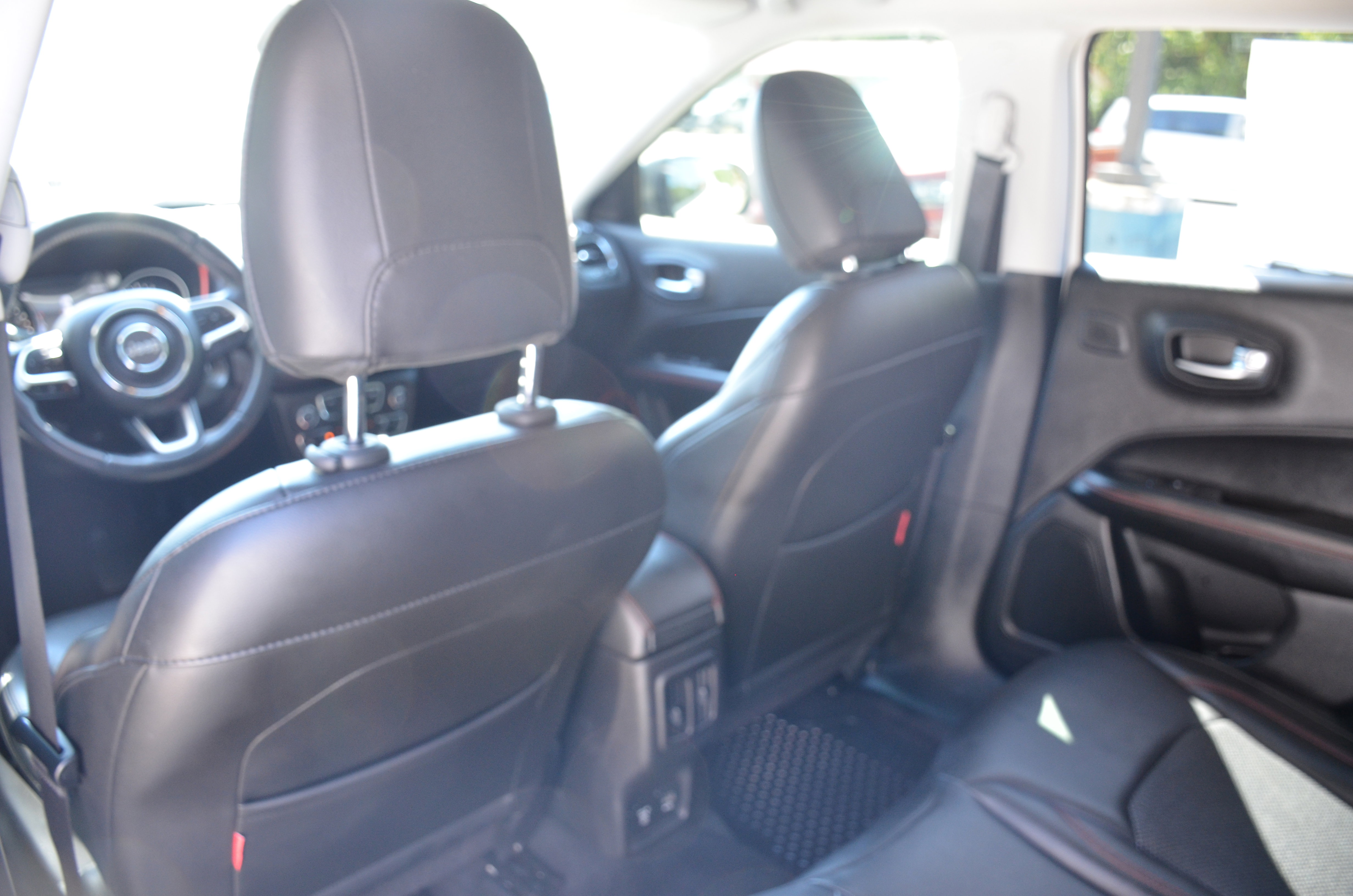 Used 2018 Jeep Compass Trailhawk w/ Navigation Group image 19