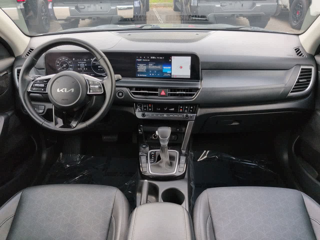 Used 2024 Kia Seltos EX FWD image 14