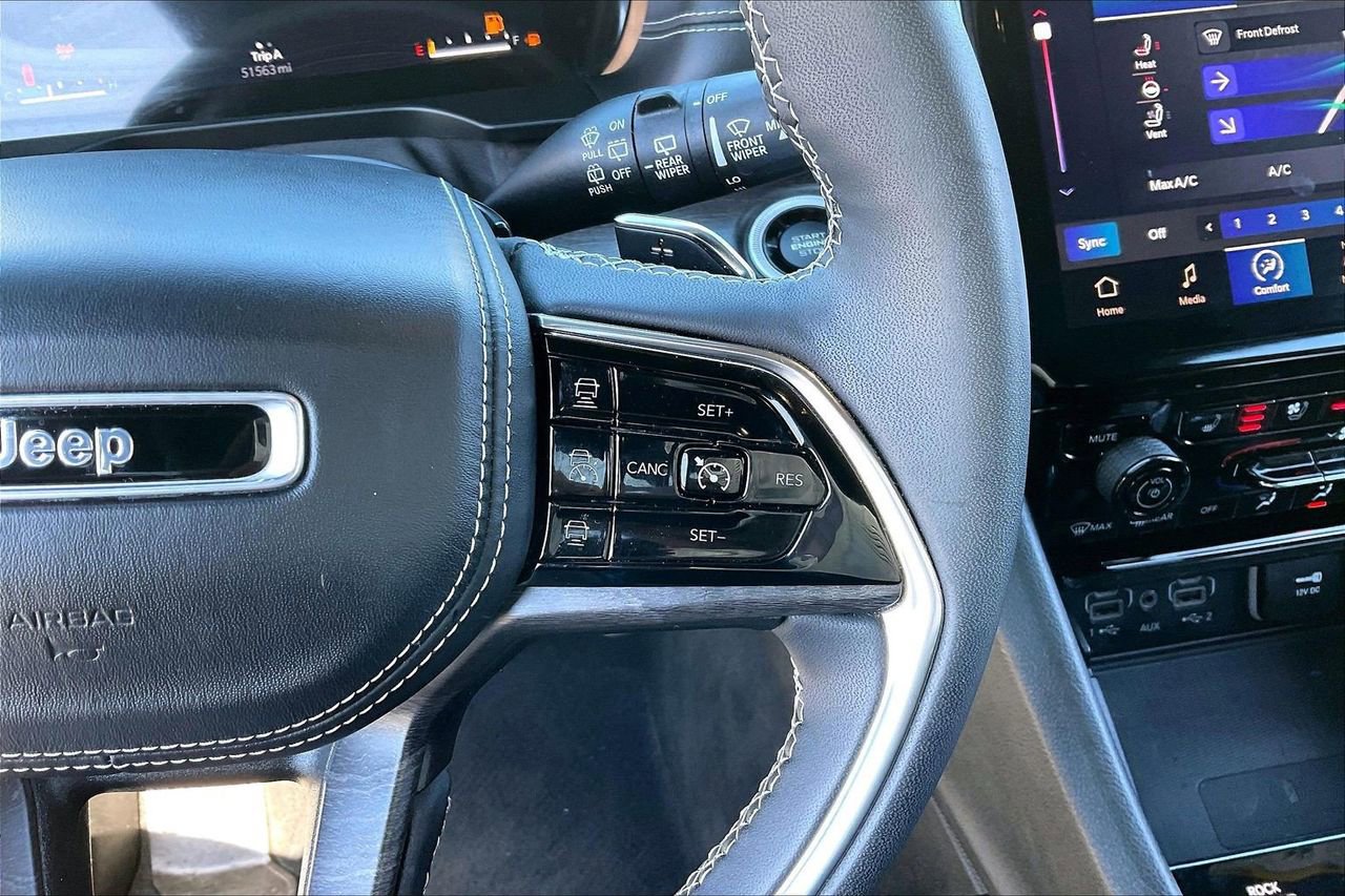 Certified 2023 Jeep Grand Cherokee Overland w/ Luxury Tech Group IV image 32