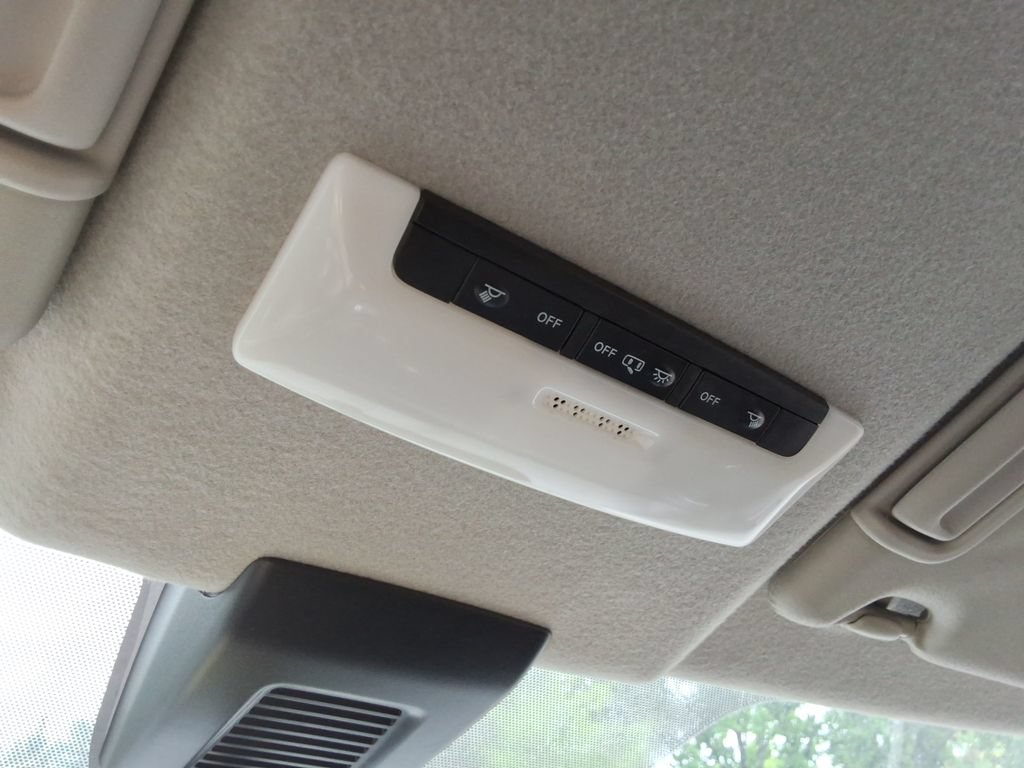 Used 2023 Nissan Kicks SV FWD image 35