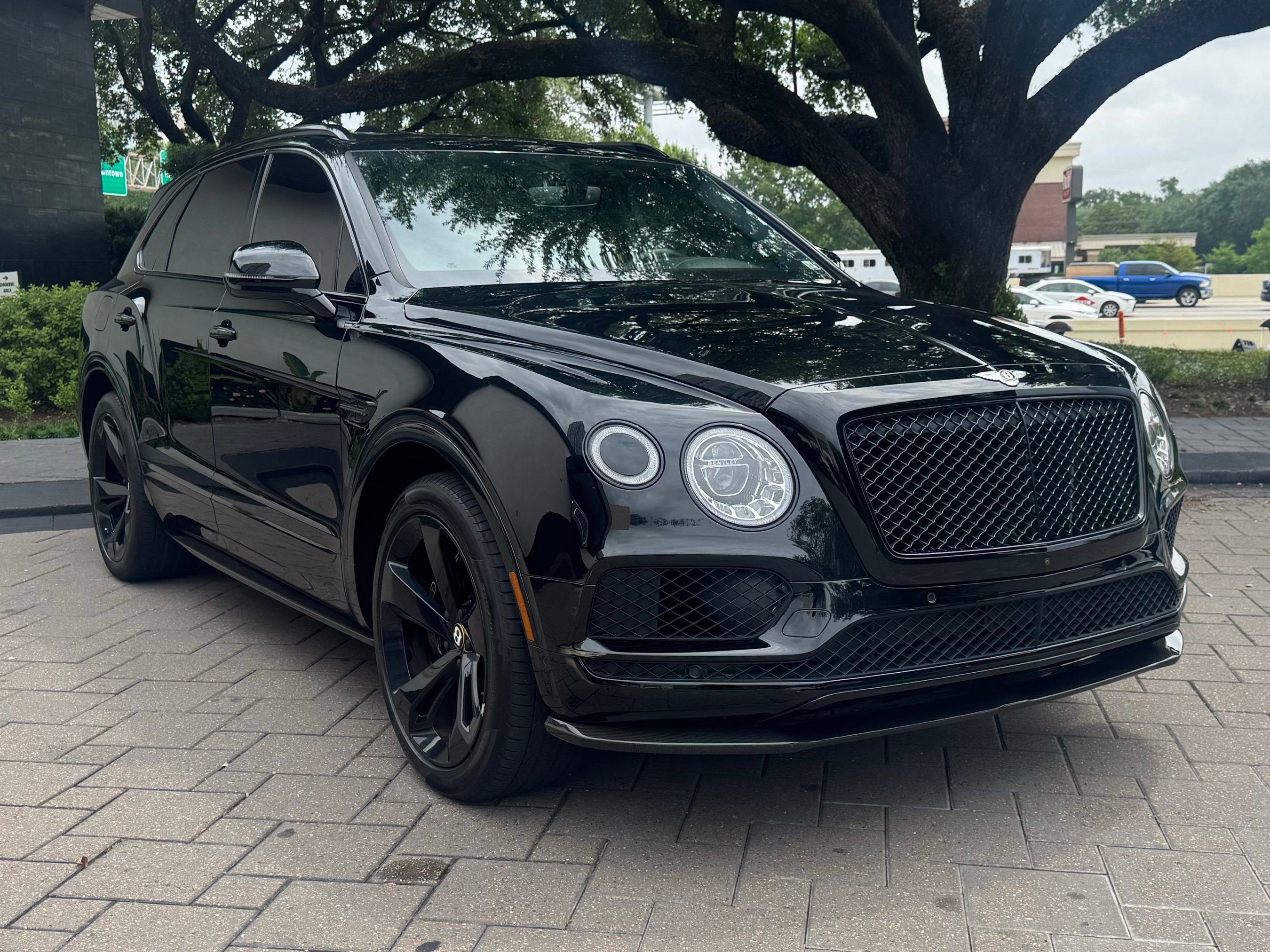 Used 2020 Bentley Bentayga AWD/4WD image 11