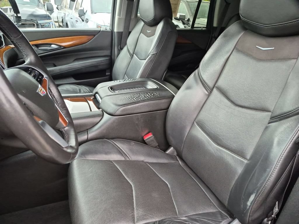 Used 2018 Cadillac Escalade 4WD image 11