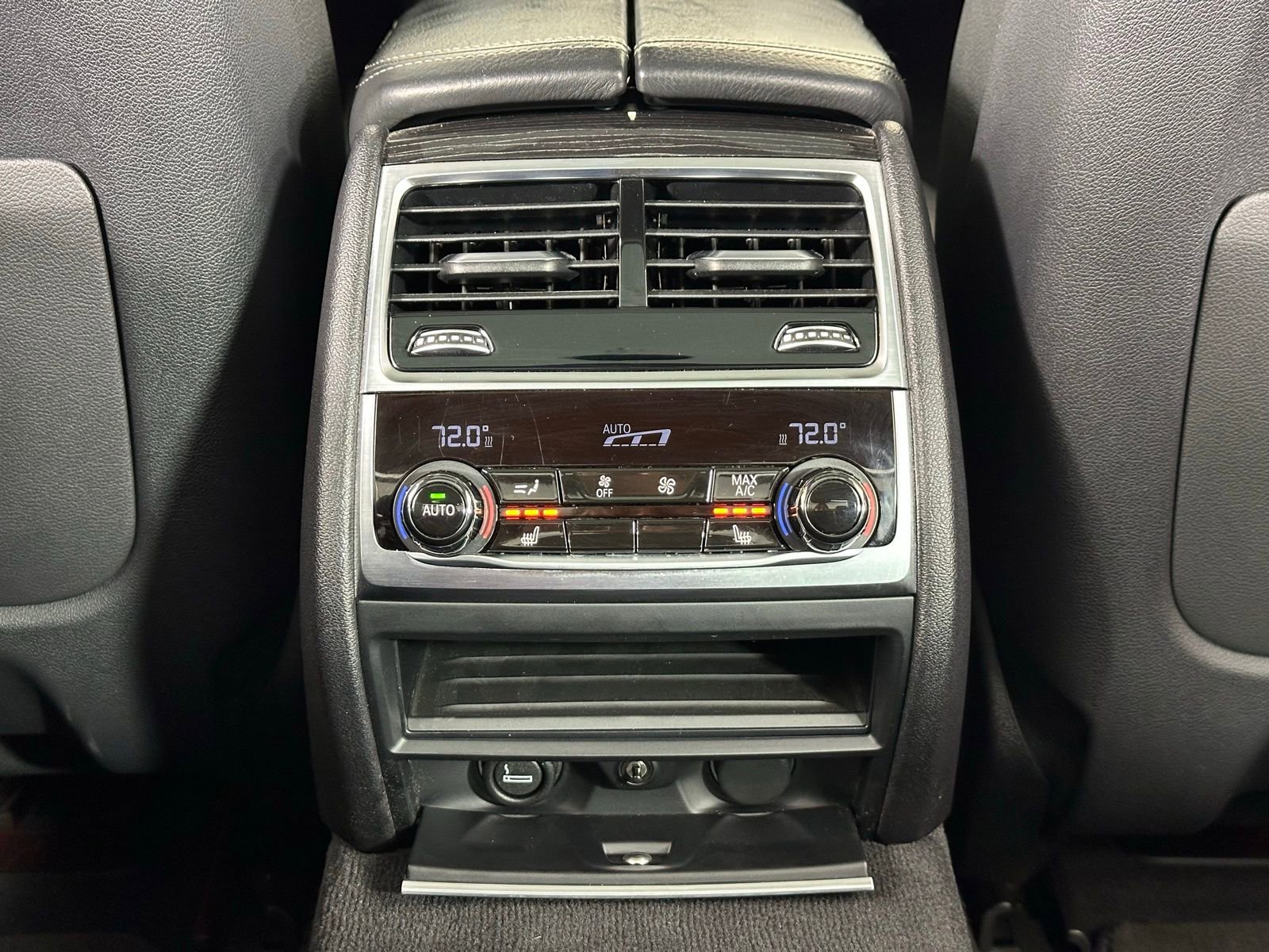 Used 2017 BMW 740i xDrive image 33