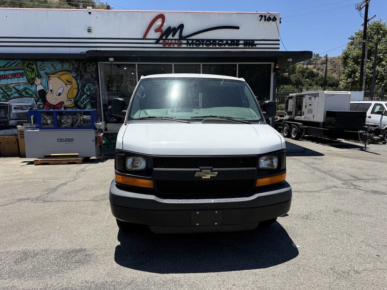 Used 2013 Chevrolet Express 3500 image 2