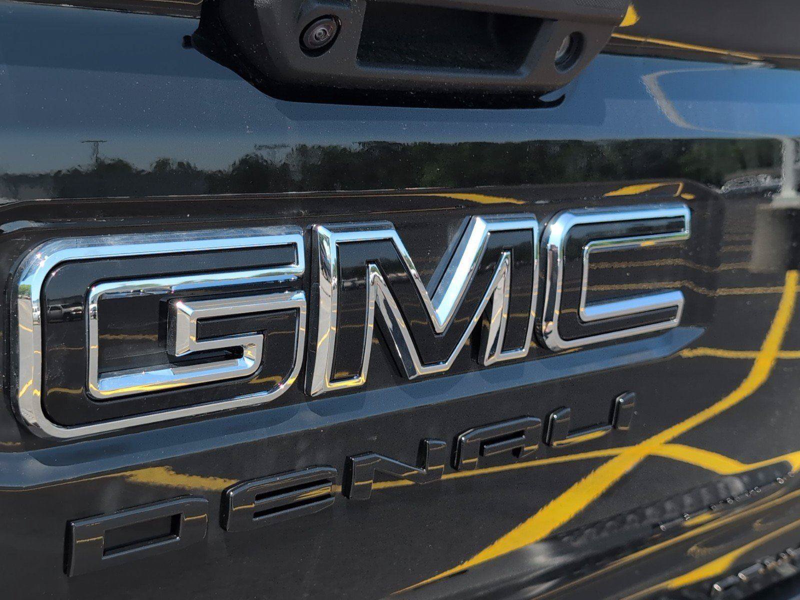 New 2026 GMC Canyon Denali w/ LPO, Black Badging Package AWD/4WD image 3