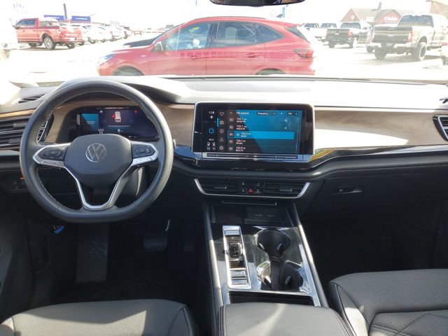 Used 2024 Volkswagen Atlas SE image 34