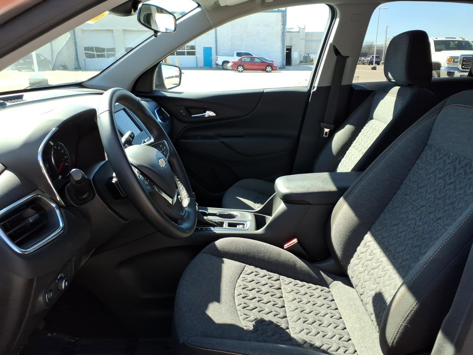 Used 2024 Chevrolet Equinox LT FWD image 24