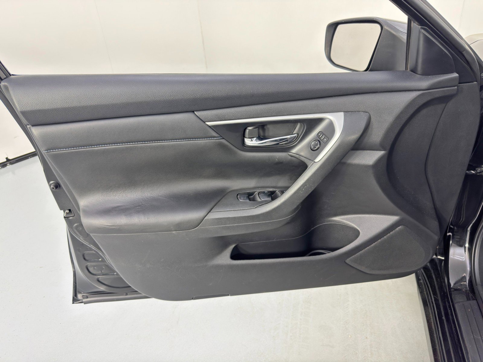 Used 2018 Nissan Altima 2.5 SR w/ SR Midnight Edition FWD image 37