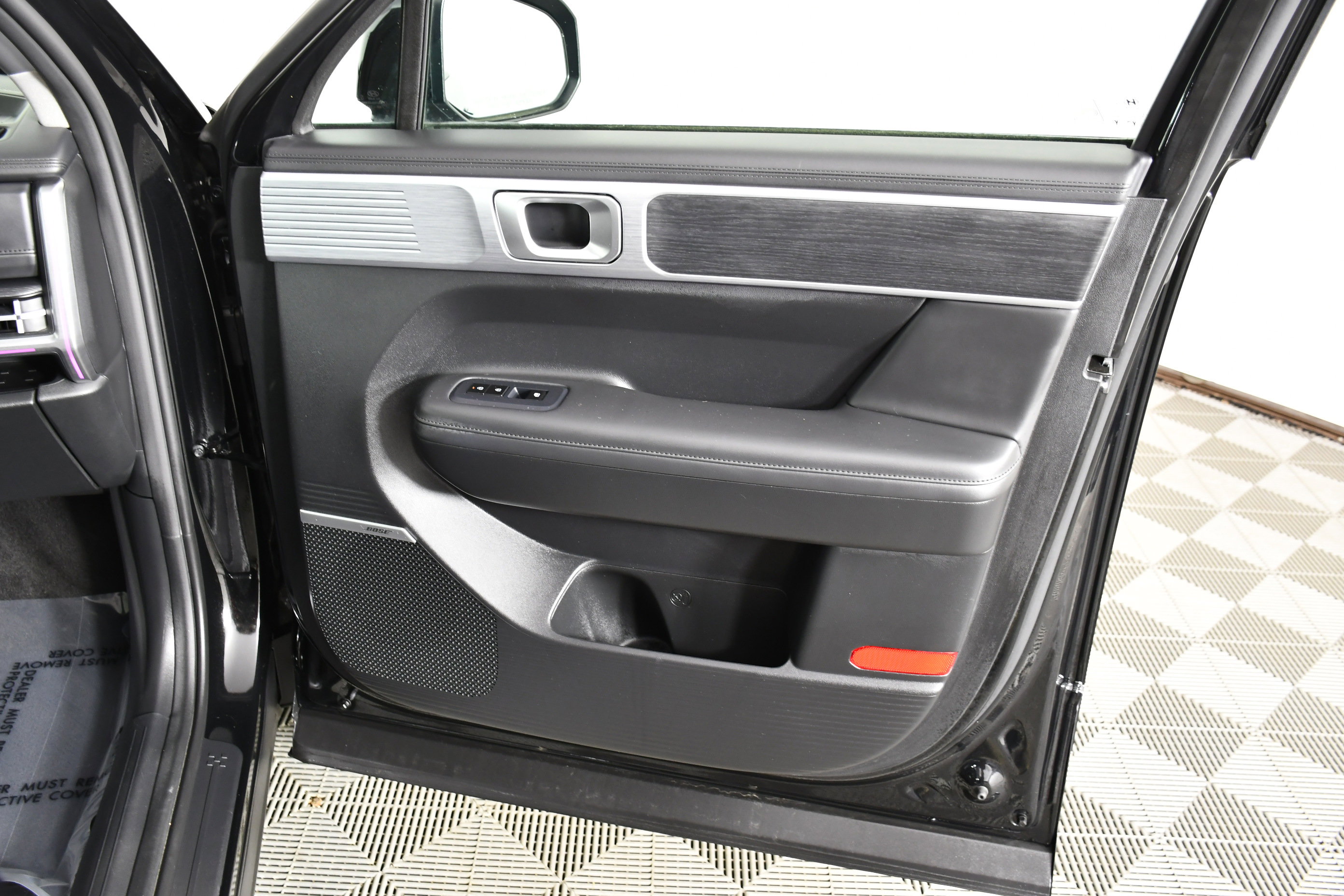 Used 2024 Hyundai Santa Fe Limited image 33