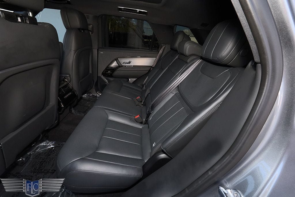 Used 2023 Land Rover Range Rover Sport SE AWD/4WD image 16