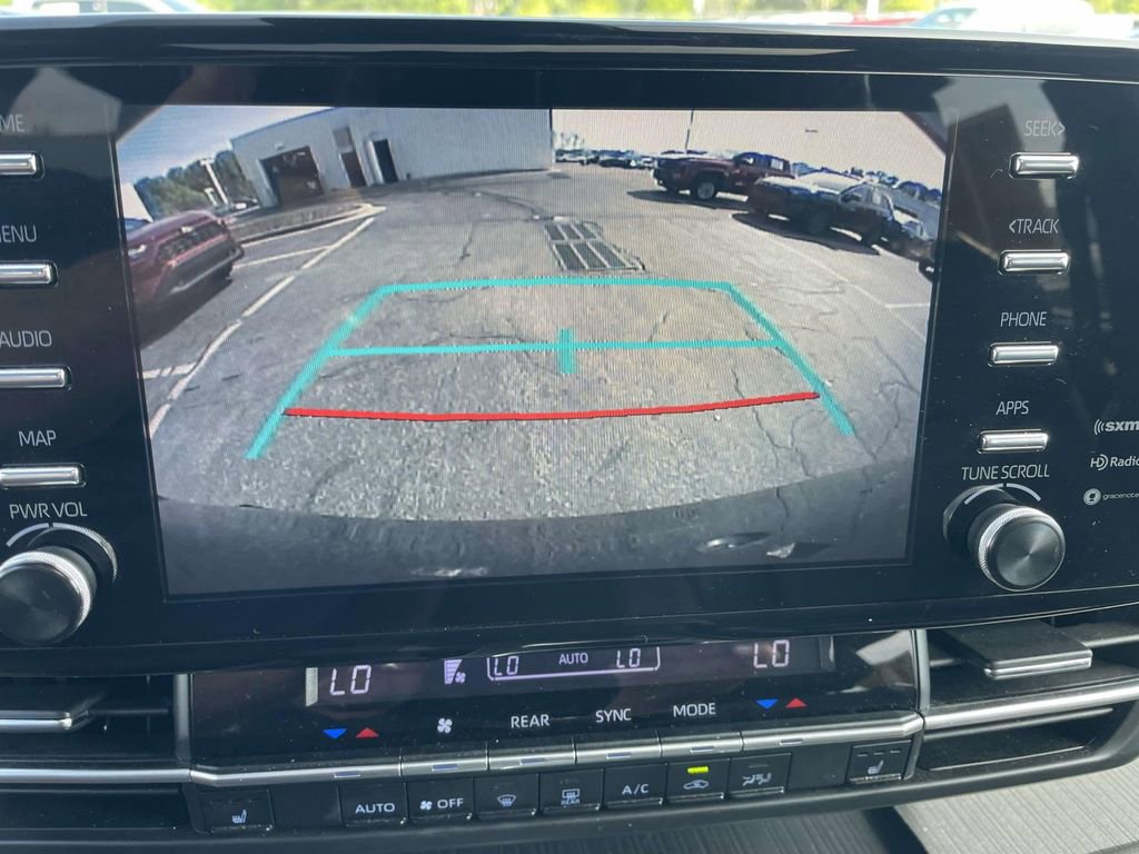 Used 2021 Toyota Sienna XSE image 40