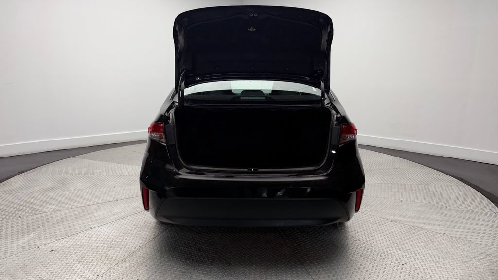 Used 2023 Toyota Corolla LE FWD image 29