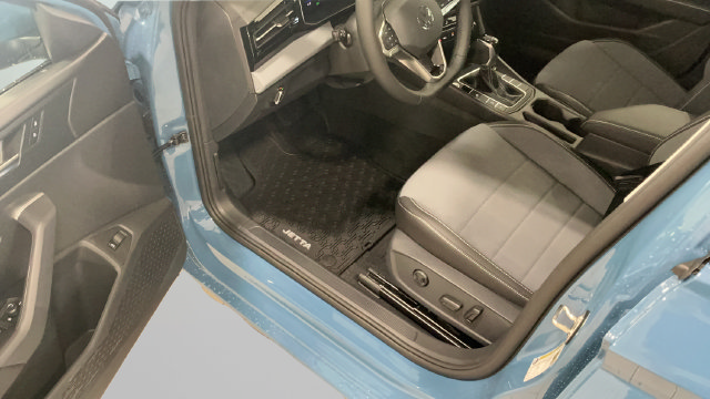 New 2027 Volkswagen Jetta SE FWD image 23