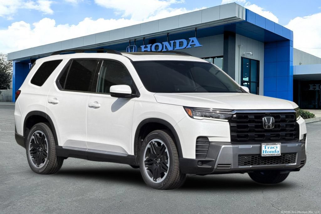 Used 2026 Honda Pilot image 1