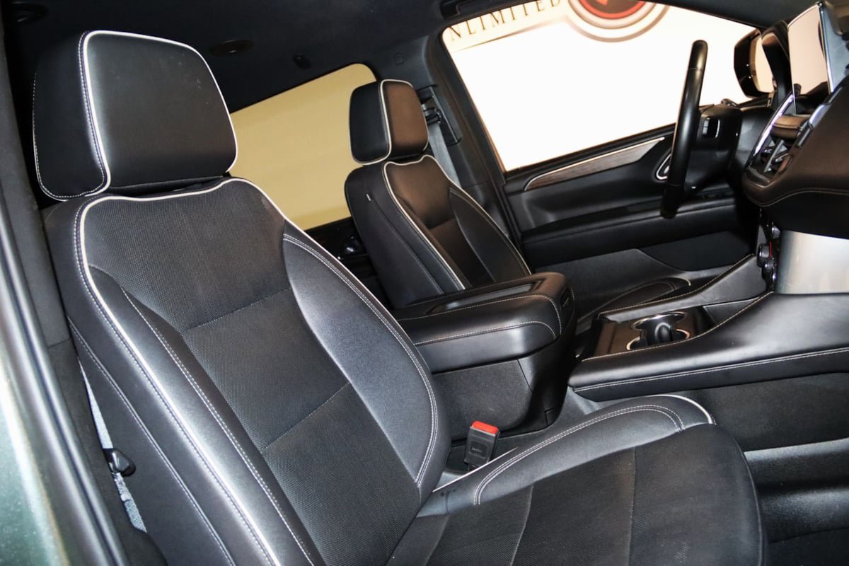 Used 2023 Chevrolet Suburban Premier AWD/4WD image 62