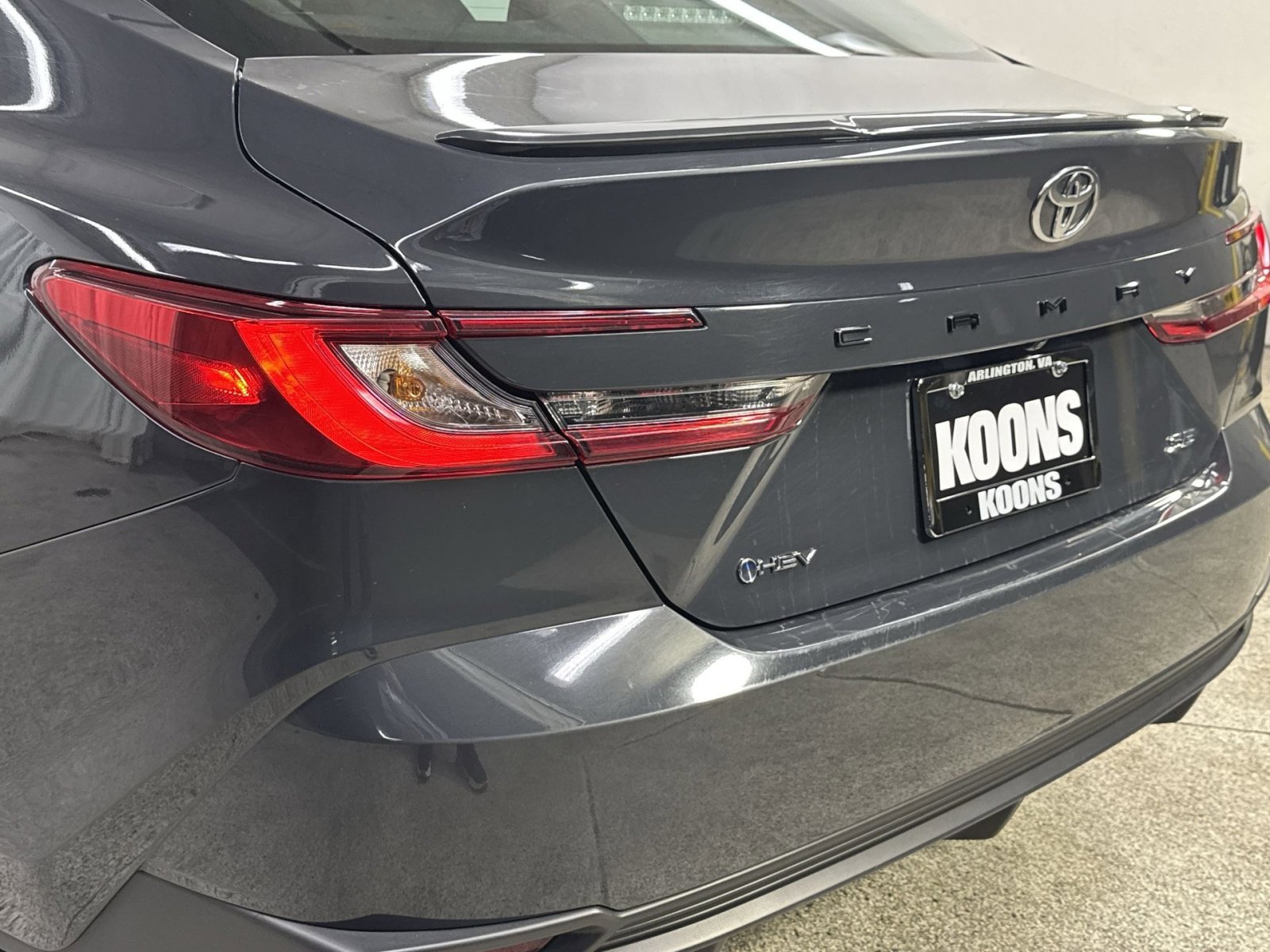 Used 2025 Toyota Camry SE w/ Convenience Package image 29