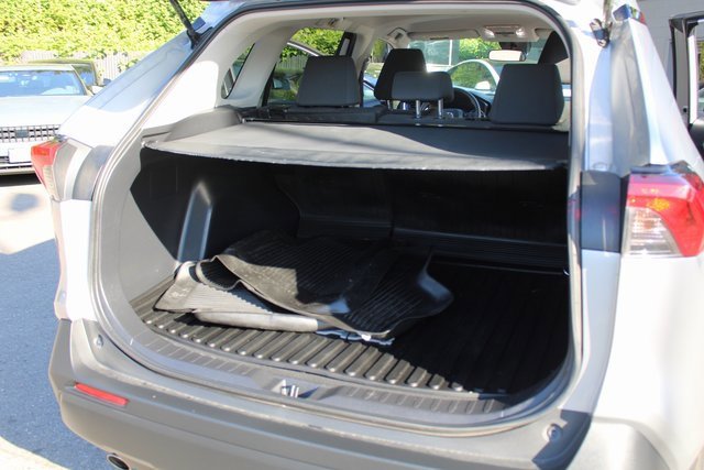 Used 2022 Toyota RAV4 LE image 22