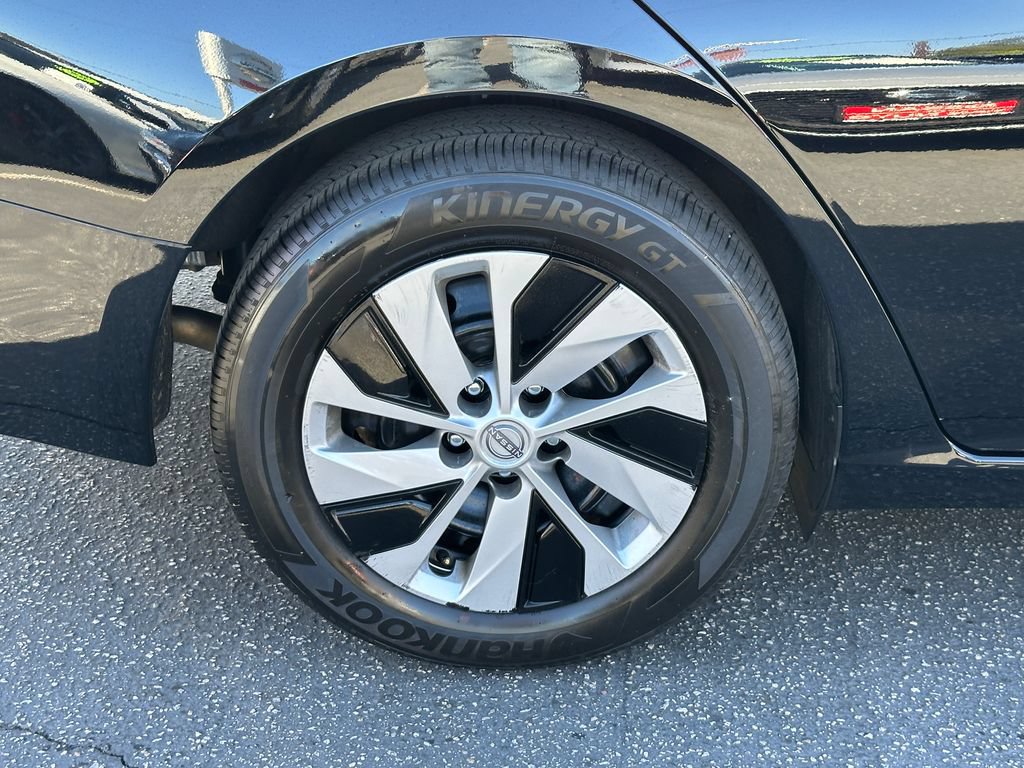 Used 2025 Nissan Altima 2.5 S FWD image 13