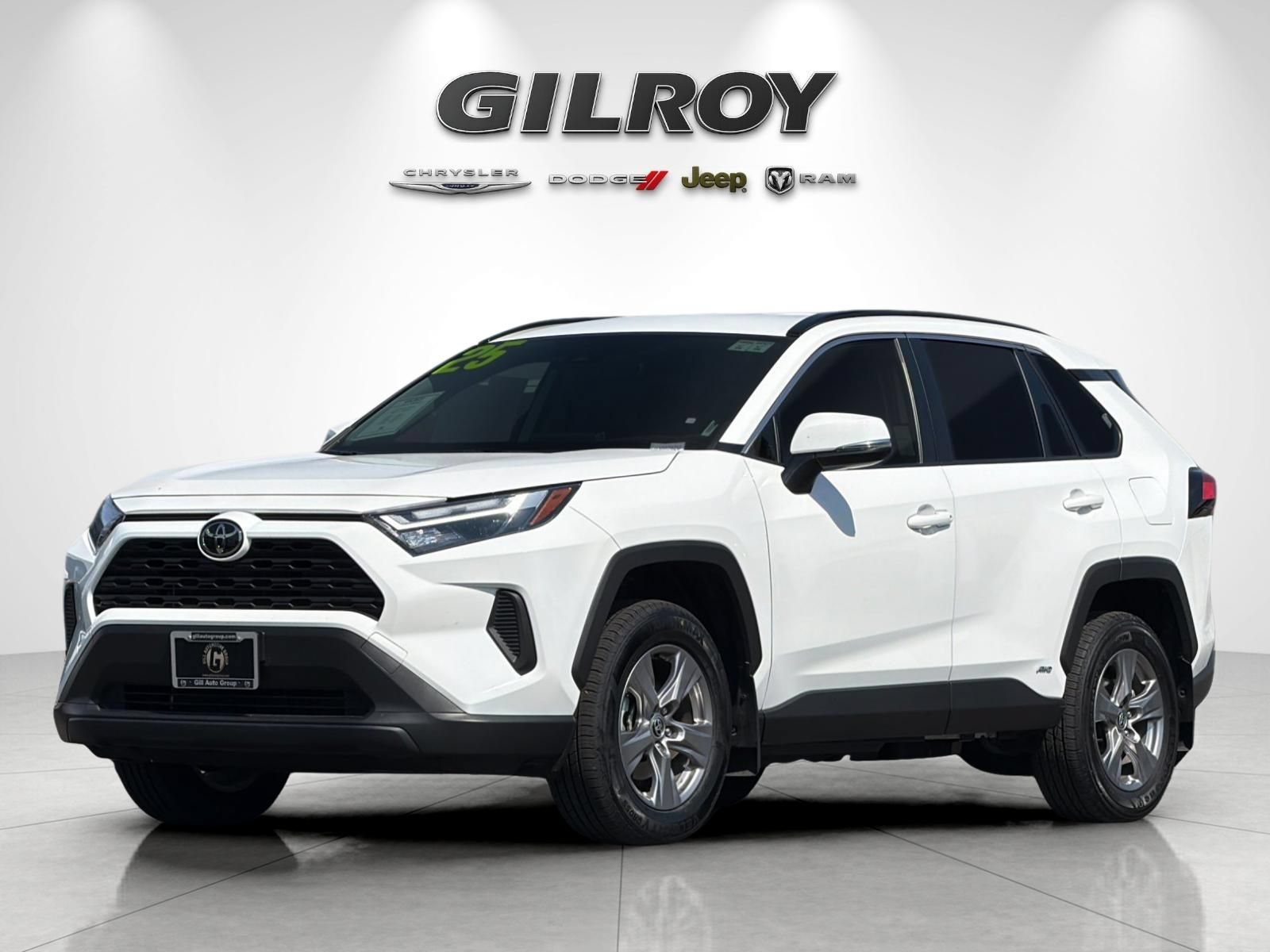 Used 2025 Toyota RAV4 LE AWD/4WD image 8