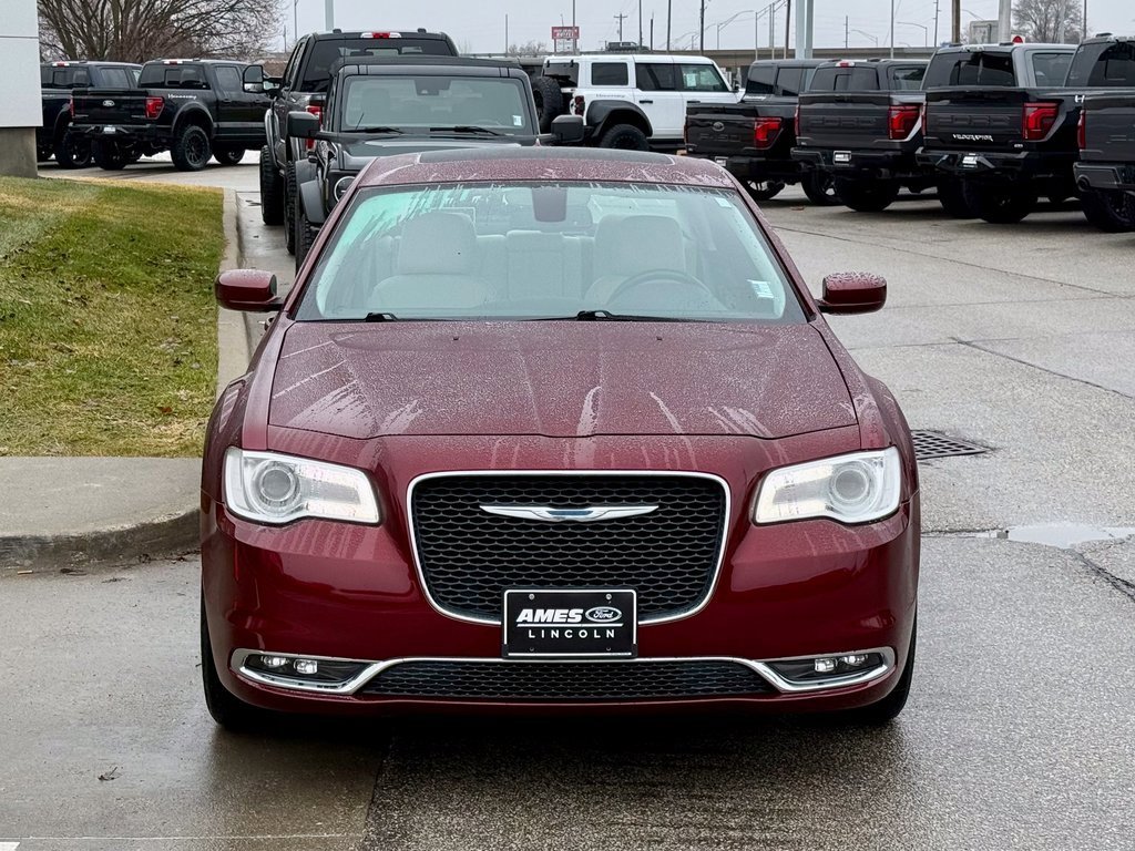 Used 2017 Chrysler 300 Limited w/ Value Package image 7