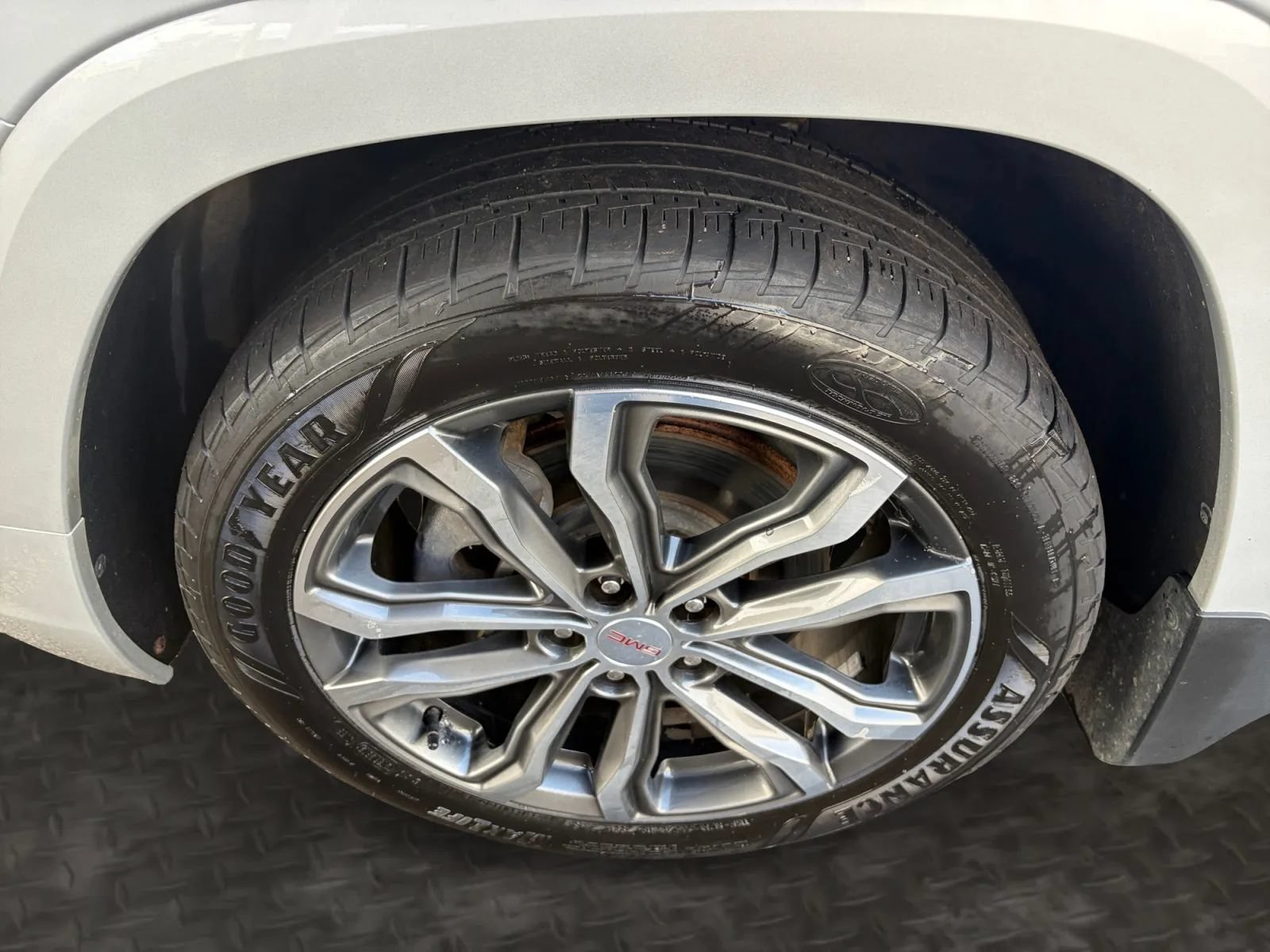 Used 2018 GMC Terrain Denali w/ Advanced Safety Package AWD/4WD image 37